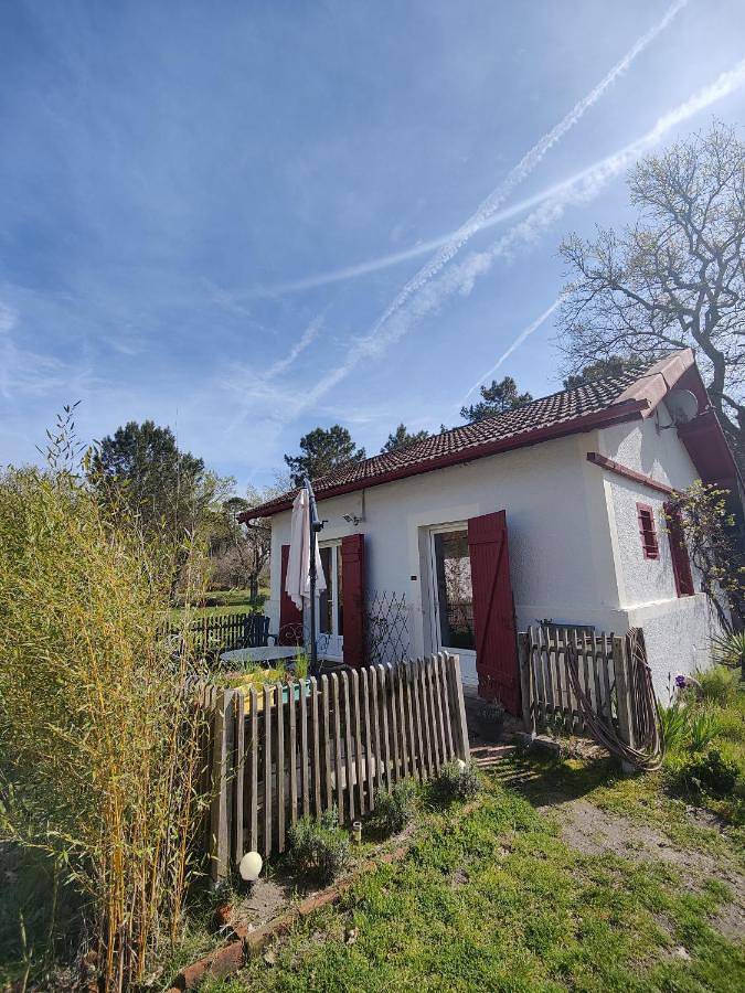 Location de vacances pour 2 personnes, avec Terrasse et Jardin à Lesperon