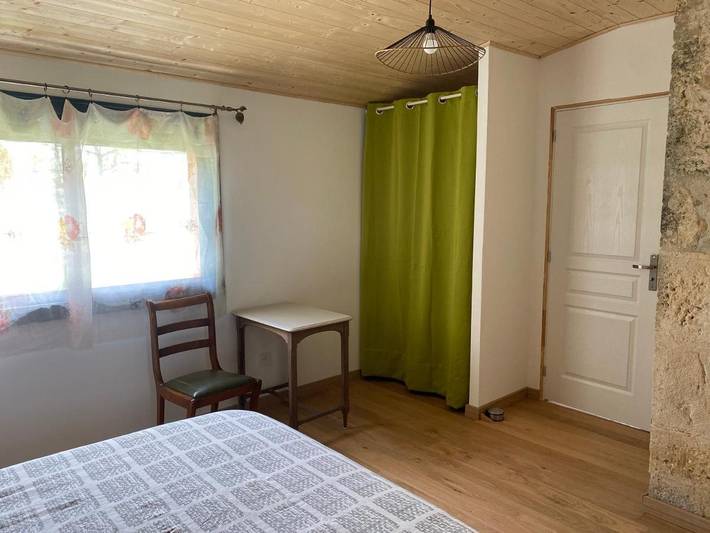 Location de vacances pour 2 personnes, avec jardin et vue ainsi que terrasse et piscine, animaux acceptés dans Orniac - 3