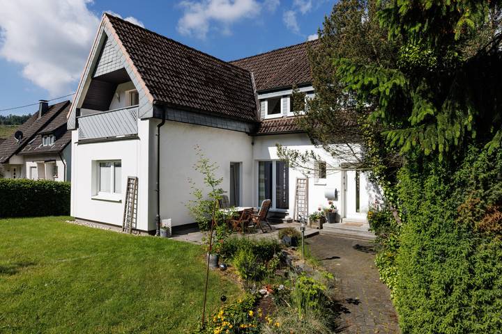 Ferienwohnung für 6 Personen, mit Balkon und Balkon/Terrasse sowie Garten im Siegerland