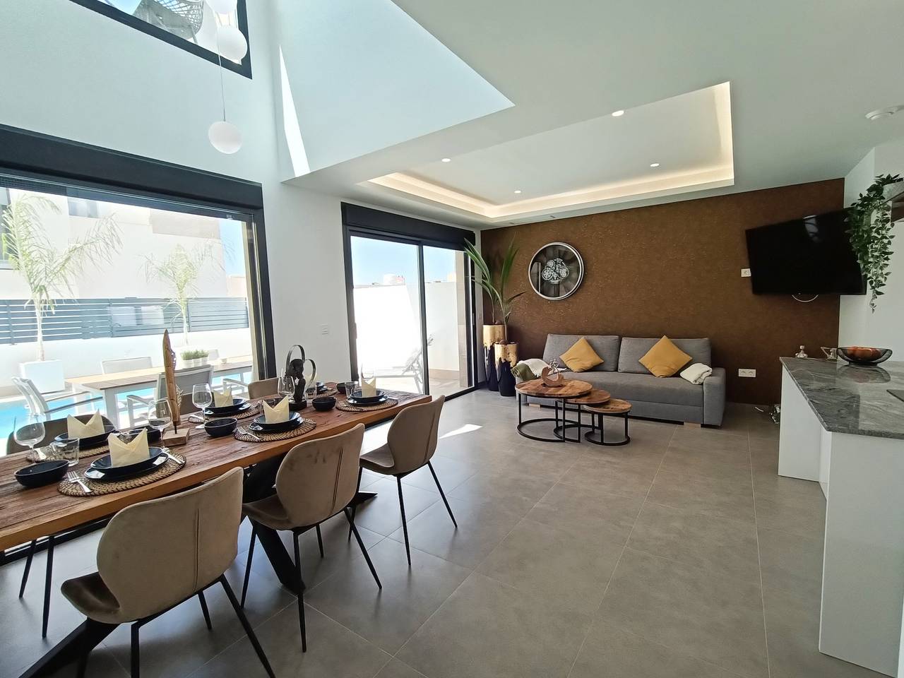 Spacious Vacation Home "Luxurious" with Heated Pool in La Herrada, Los Montesinos