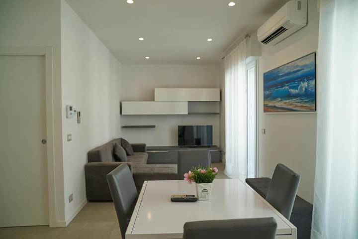 Appartamento per 5 persone, con Balcone e Terrazza nonché Giardino e Panorama a Rivazzurra di Rimini