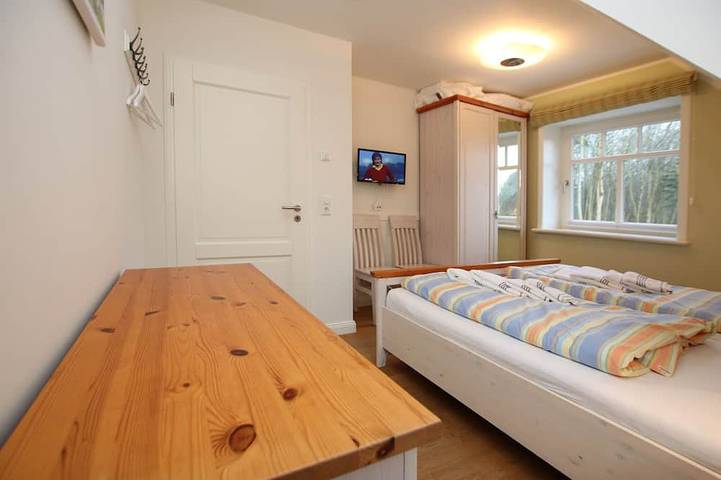 Ganze Wohnung, Komfort Ferienwhg. in Wyk, 4 Personen, Og in 2- Familienhaus, 3 Zimmer, ca. 65m² in Nordfriesische Inseln (Schleswig-Holstein) (Schleswig-Holstein), Wyk auf Föhr