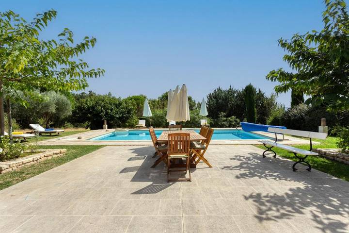 Location de vacances pour 16 personnes, avec jardin ainsi que vue et piscine à Joucas - 3