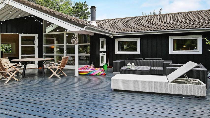 Ferieudlejning for 9 personer, med terrasse og sauna i Vejby
