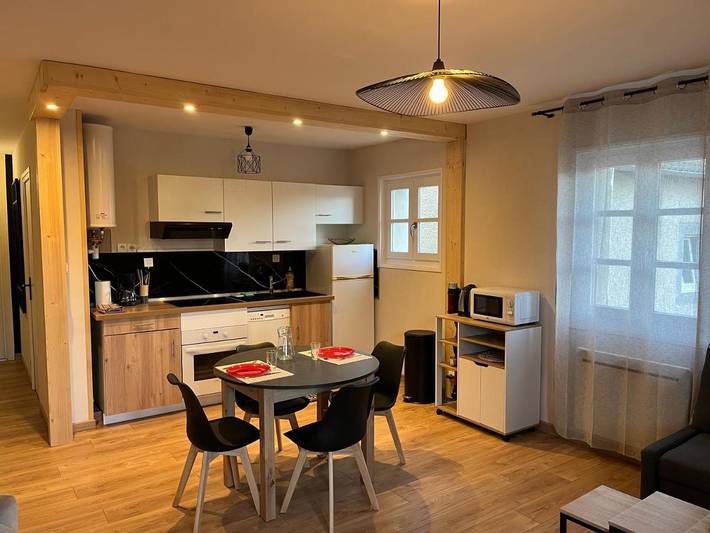 Gîte pour 3 personnes, avec terrasse à Saint-Front