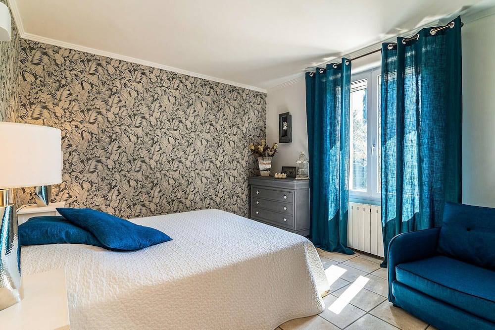 2 bedroom gorgeous home in Noves in Les Paluds de Noves, Noves