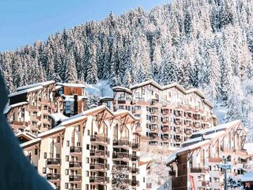 Gîte pour 4 personnes, avec piscine et balcon, adapté aux familles dans La Tania