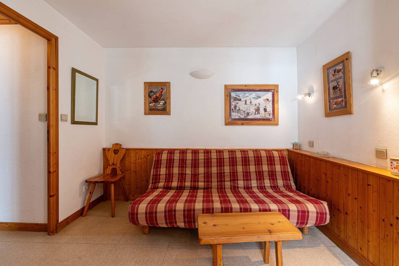 Entire apartment, Apartment 'La Bévéria 4' with Private Terrace and Shared Garden in Pralognan-la-Vanoise, Vanoise National Park