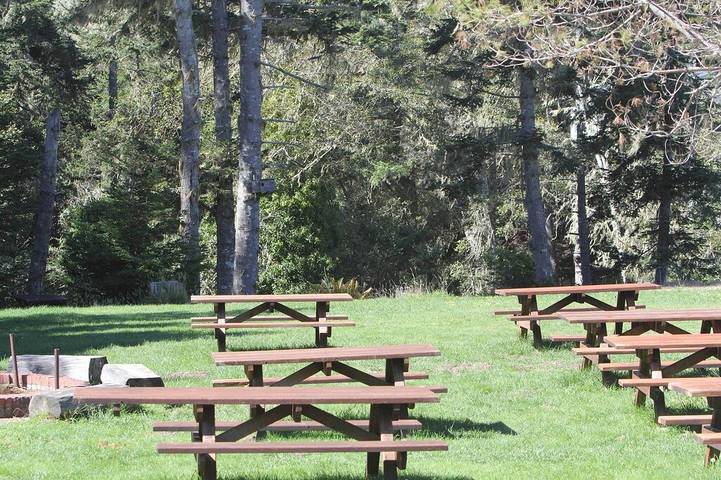 Vacation rental for 6 people, with terrace and hot tub, with pets in Mendocino County