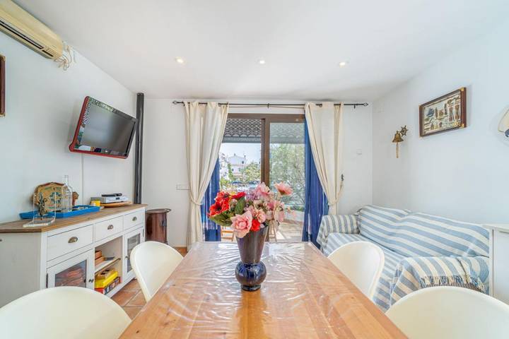 Casa rural para 4 personas, con vistas además de vistas al lago y terraza en Castellón de Ampurias - 2