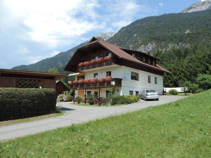 Ferienwohnung für 4 Personen, mit Terrasse und Garten am Pressegger See