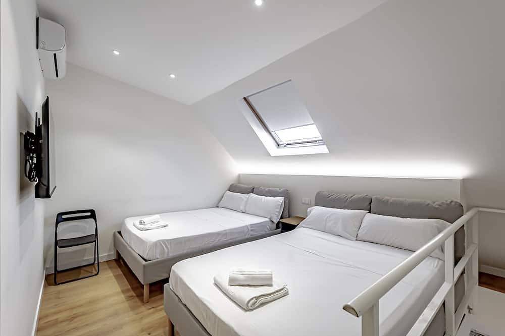 Entire apartment, Luxury Duplex Feria de Madrid 6 people 211 in Madrid, Madrid Province