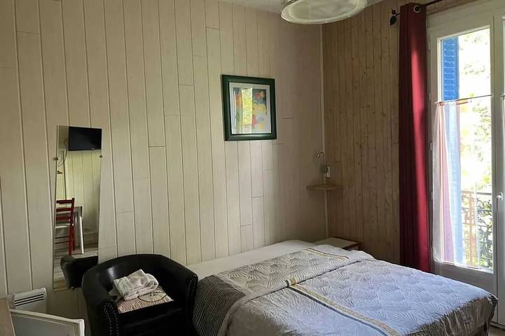 Gîte pour 2 personnes dans Thermes De Neris Les Bains Neris Les Bains - 4