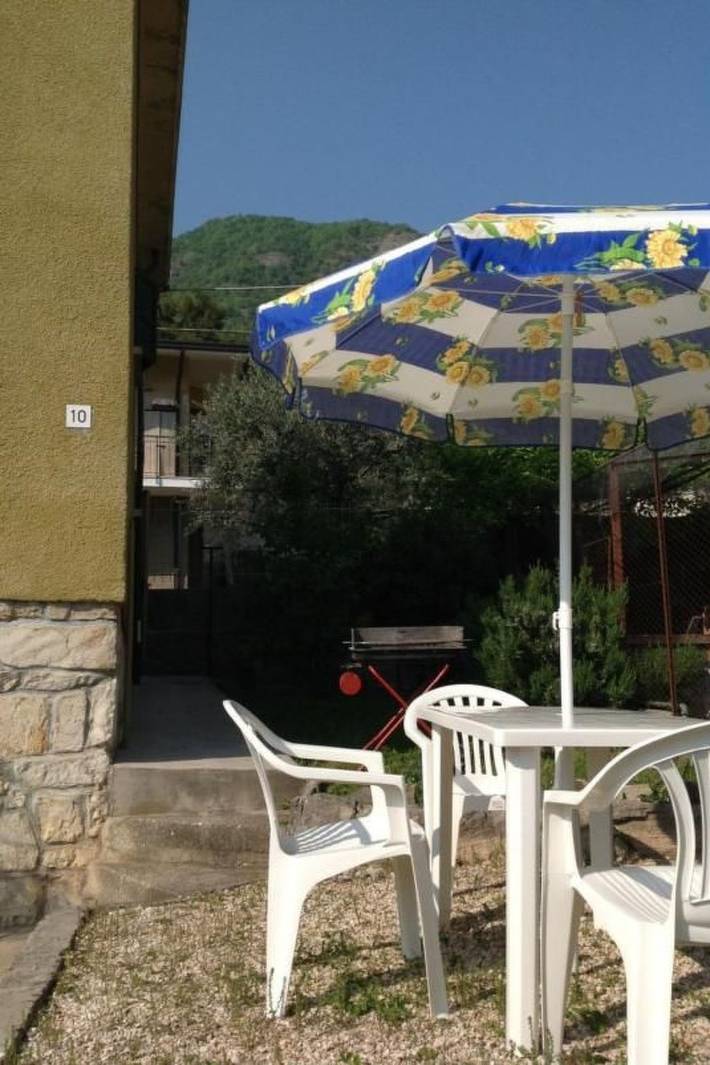 In Salò mit Grill, Terrasse und Garten in Salò, Prealpi Gardesane