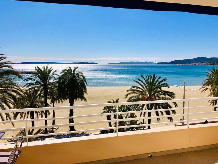 Gîte pour 4 personnes, avec balcon et vue dans Plage Du Lavandou Le Lavandou - 2