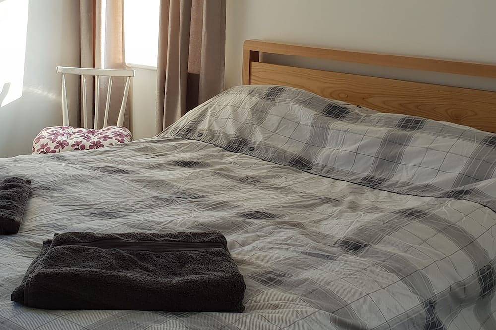 Geheel appartement, Mooie lichte, ruime flat met zeezicht in Herne Bay, Kent