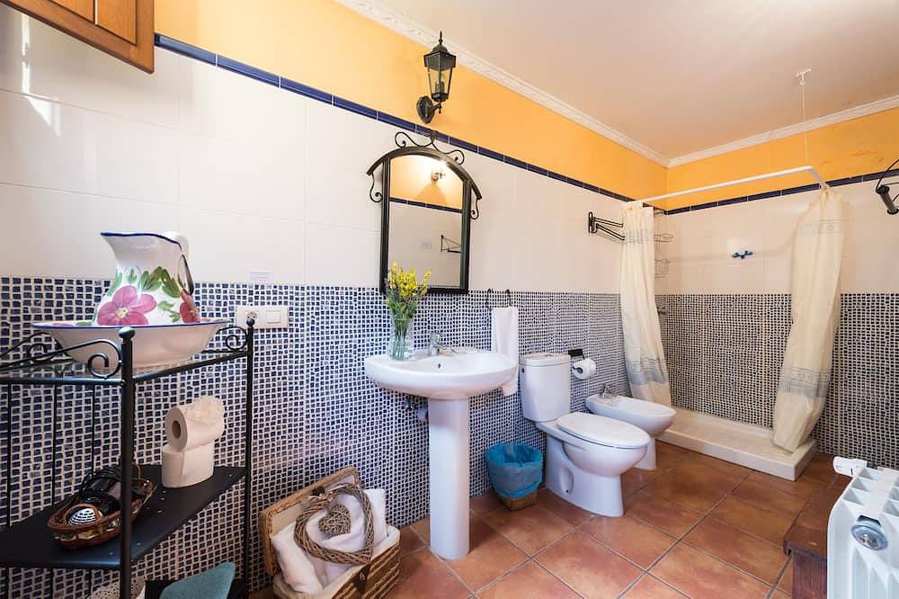 Casita con encanto en medio de la naturaleza con piscina .Ideal parejas . in Moya, Gran Canaria Norte