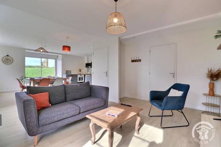 Gîte pour 5 personnes, avec jardin dans Val-Couesnon - 3