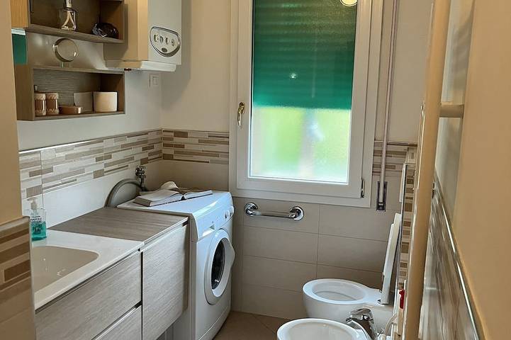 Appartamento intero, Casa con 5 posti letto con annesso un piccolo monolocale con altri 2 posti letto in Budrio, Provincia di Bologna