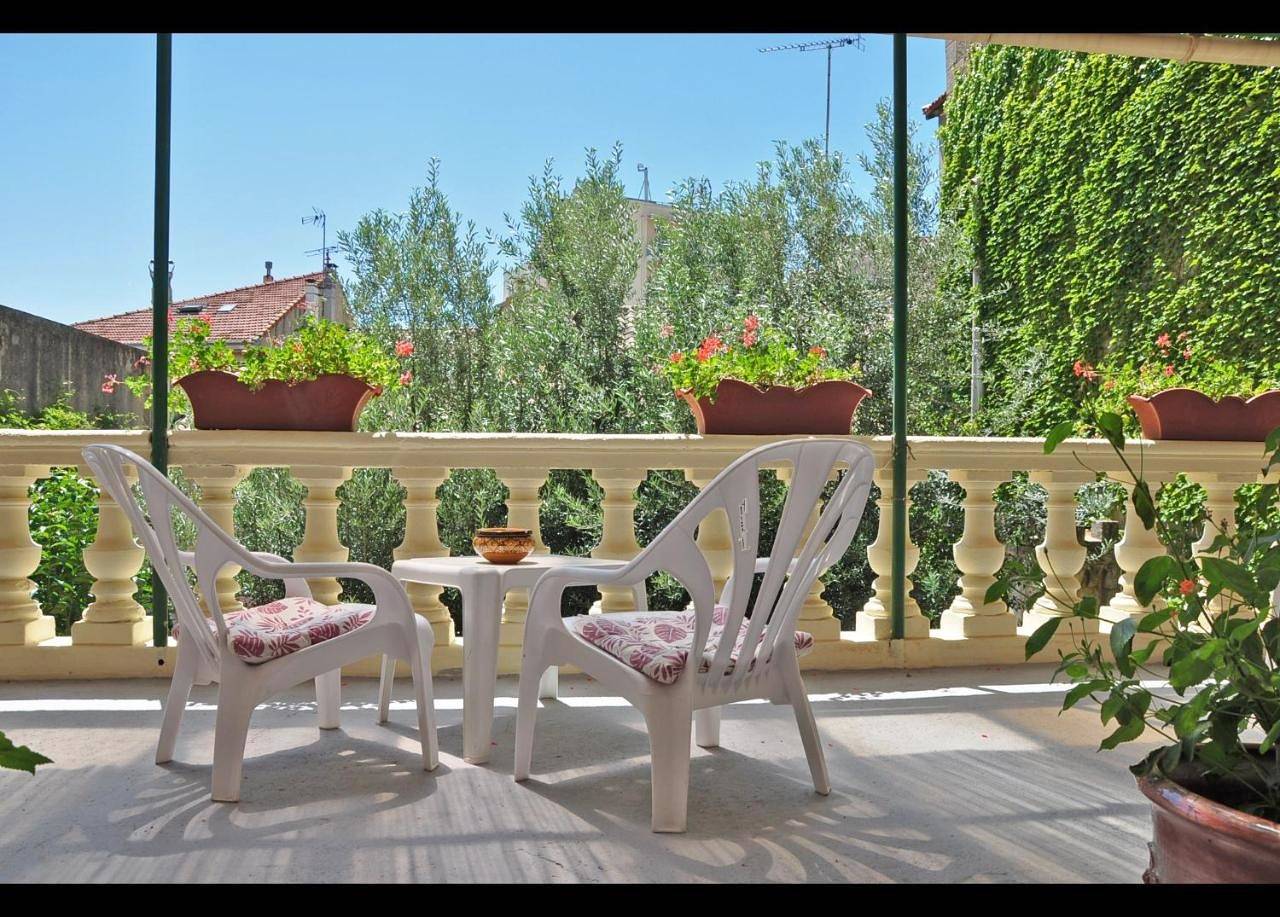 Quadruple Room in Salon-de-Provence, Côte méditerranéenne (France)