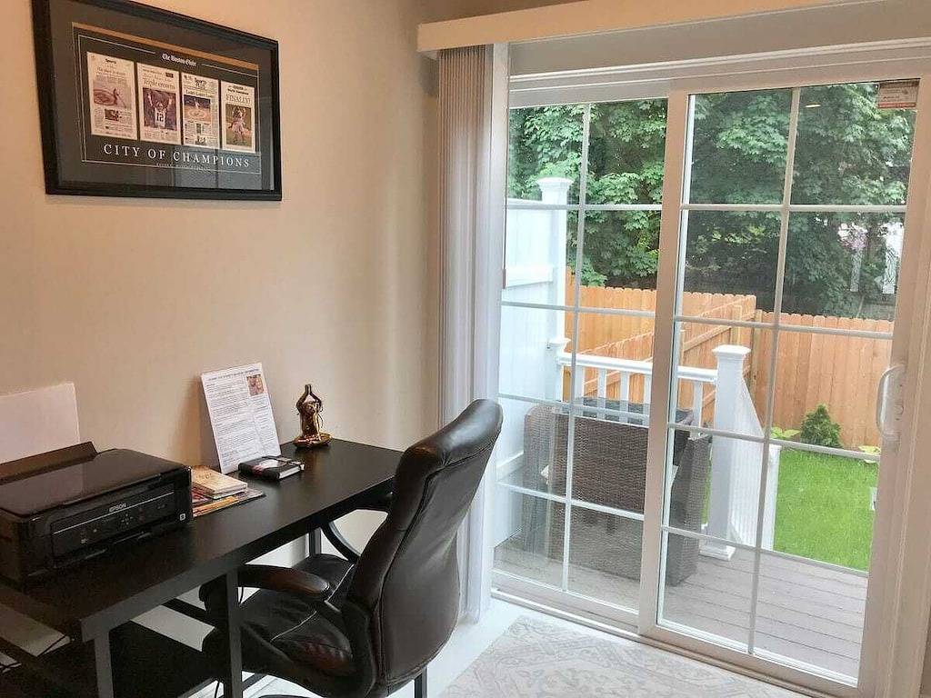 Stylish 6-Bedroom Home Near Boston – Dual Units, Yard & Parking Included! in Everett (MA), Massachusetts