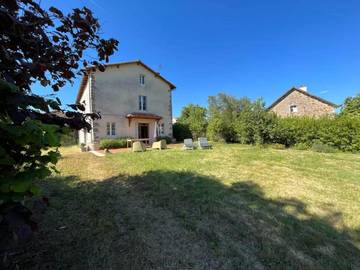 Gîte pour 6 personnes, avec jardin et vue, animaux acceptés à Oradour-Fanais