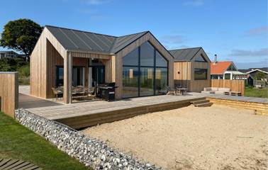 Ferienhaus für 8 Personen, mit Terrasse und Garten in Høll