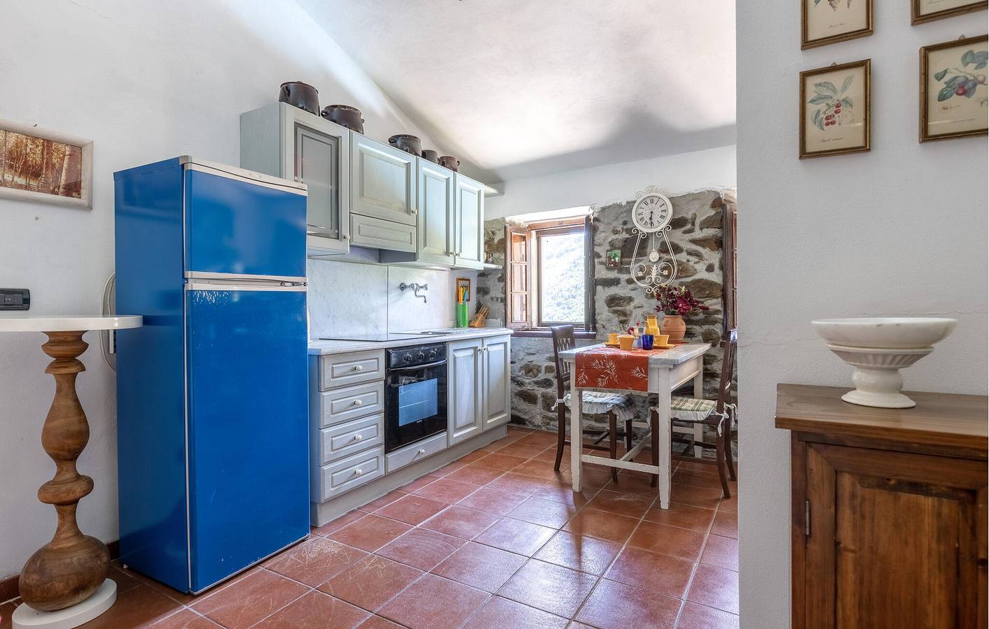 Ganze Ferienwohnung, Obergeschosswohnung mit Pool & WiFi, Comano in Comano, Nationalpark Toskanisch-Emilianischer Apennin