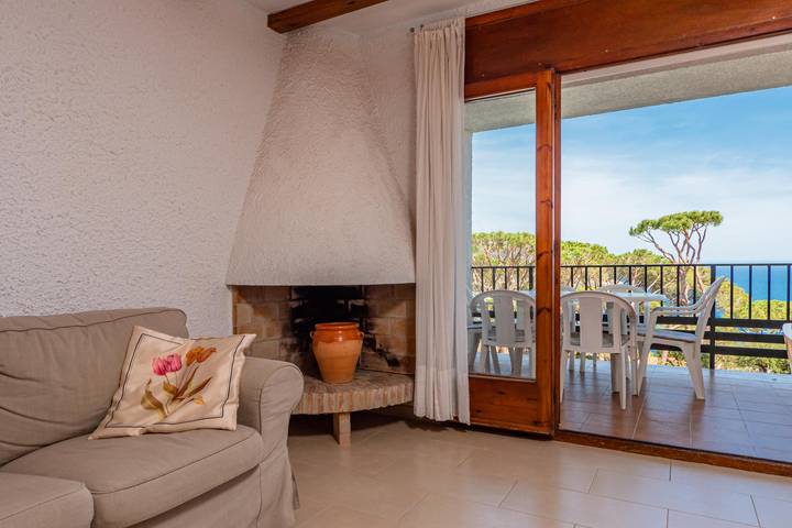 Apartamento entero, E-2 Apartamento con extraordianaria vista al mar y piscina in Calella de Palafrugell, Palafrugell