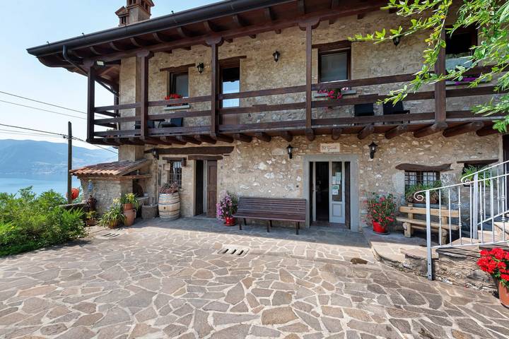 Zimmer „Stanza 5“ mit Bergblick, Wlan und Klimaanlage in Marone, Gemeinde Marone