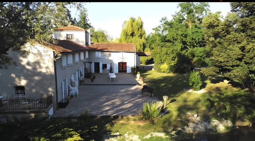 Cottage für 14 Personen, mit Seeblick und Garten, kinderfreundlich in Frankreich - 2