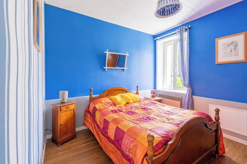 Homerez - Comfortable house in Rostrenen with garden and fireplace in Rostrenen, Guingamp region