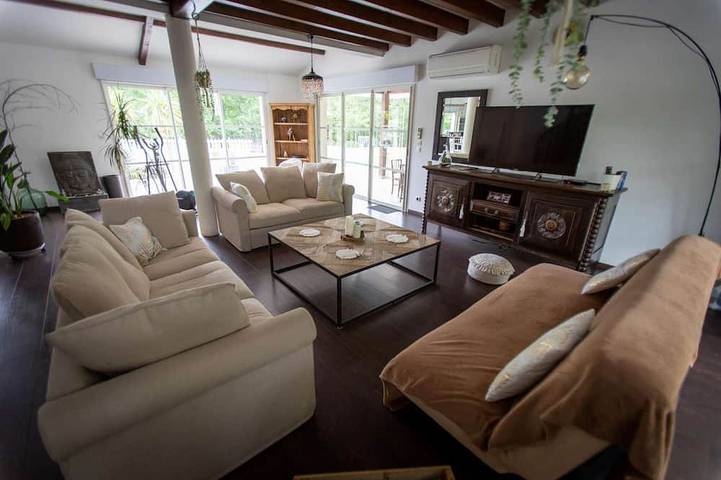 Location de vacances pour 8 personnes, avec terrasse ainsi que jardin et piscine à Saint-Vincent-de-Paul - 4