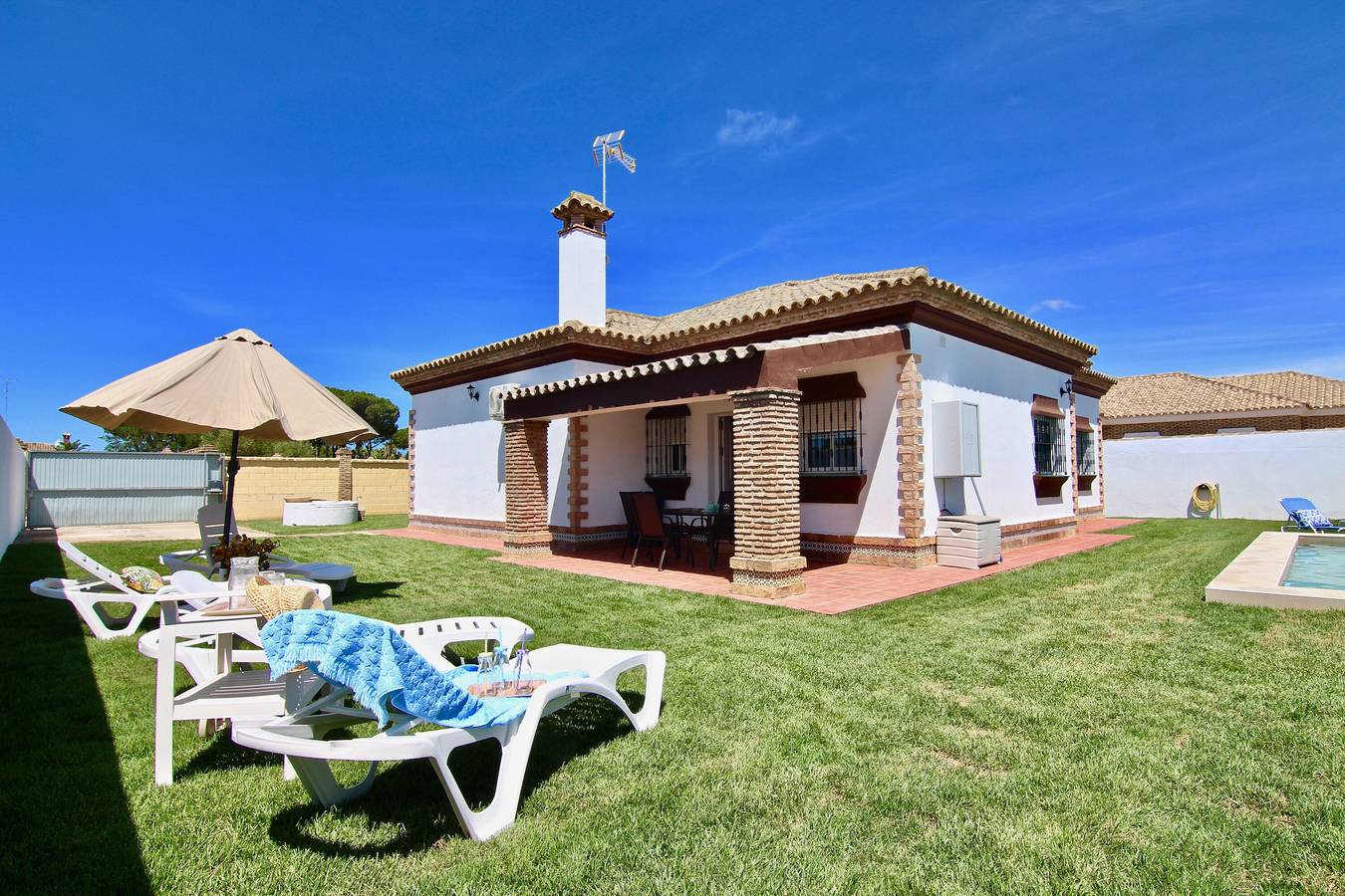 Villa 'Olivos 1d' con piscina privada, terraza privada y Wi-Fi in Chiclana de la Frontera, Costa de la Luz