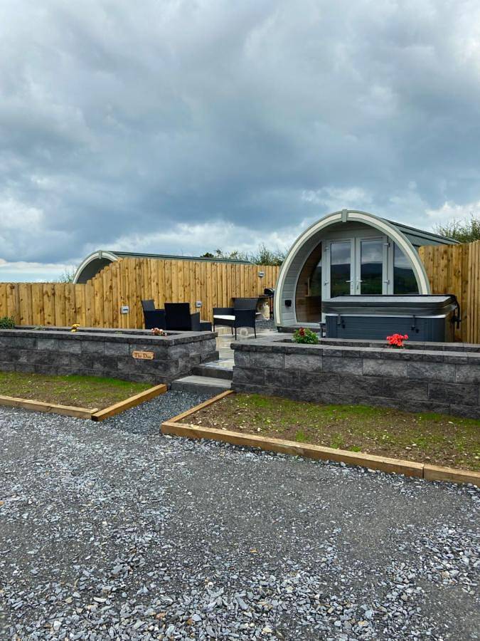 Tent for 4 people, with view and garden as well as terrace in Northern Ireland