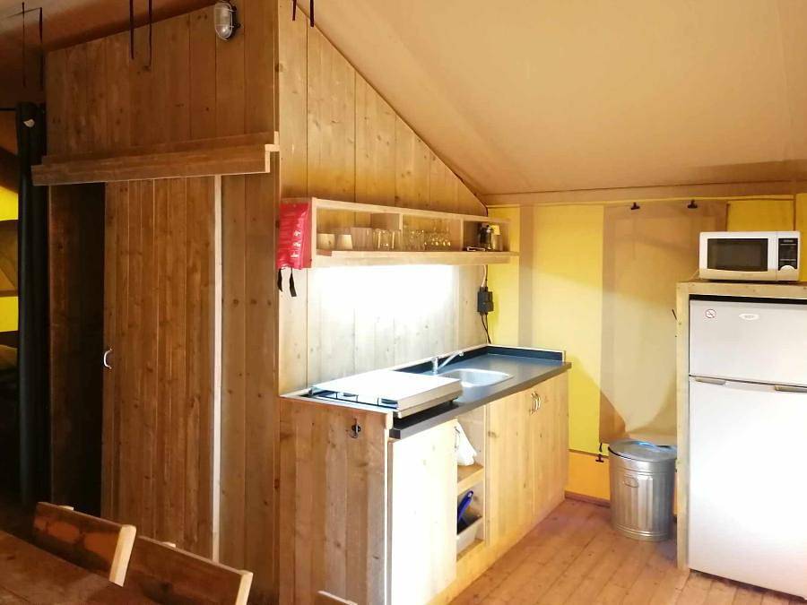 Camping Coeur d'Ardèche - Tente en toile et en bois 6 personnes - Tente Safari 6 places climatisé 6 pers in Saint-Vincent-de-Durfort, Parc naturel régional des Monts d'Ardèche