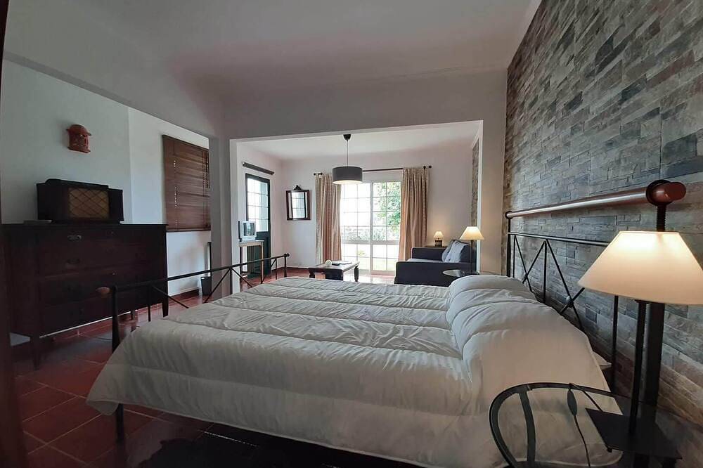 Casa da Fonte - Entire residential house near Ferraria in São Miguel Island, Ginetes