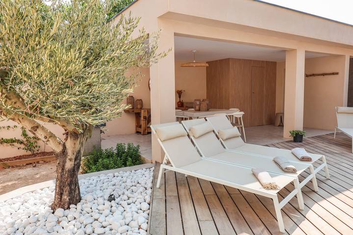 Location de vacances pour 10 personnes, avec jardin ainsi que piscine et balcon, adapté aux familles dans Sainte-Lucie de Porto-Vecchio - 3