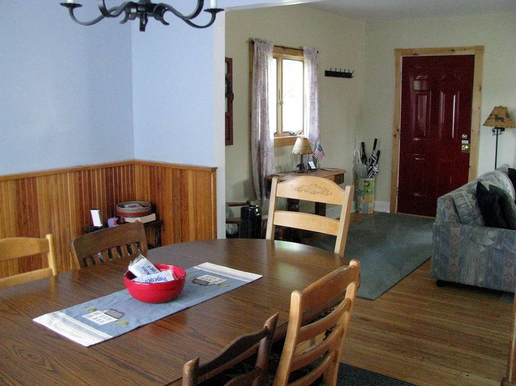 Sehr sauberes Dorfhaus - Red Door Cottage in Lake Placid, Adirondack Mountains