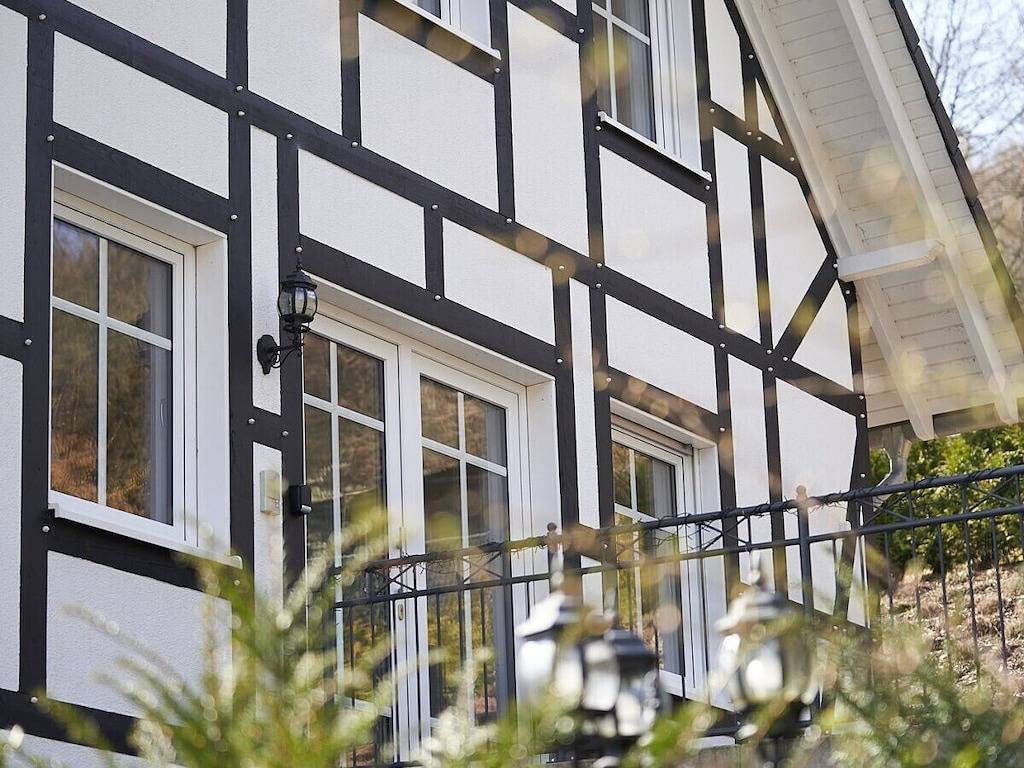 Ferienhaus in Olsberg mit Schwimmbecken in Elpe, Olsberg