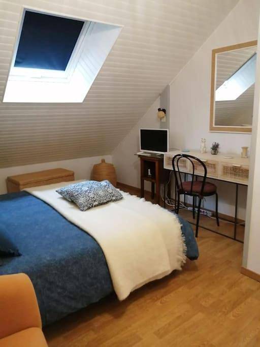 Appartement entier, One-Bedroom Apartment in Les Rosiers-sur-Loire, Vallée de la Loire