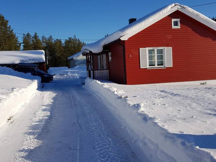 Vacation house for 6 people, with yard and lake view in Norway