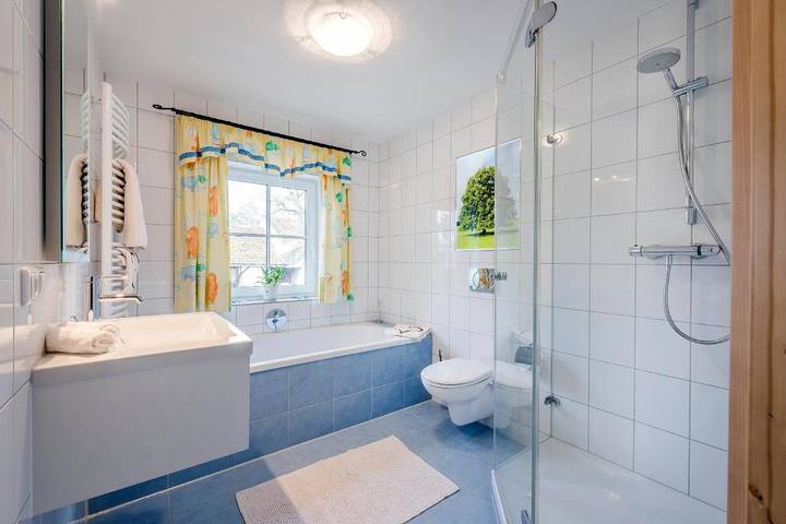 Ganze Ferienwohnung, Edlmann-Hof - Ferienwohnung Lindenblick 42 qm für max. 2 Personen in Obing, Landkreis Traunstein