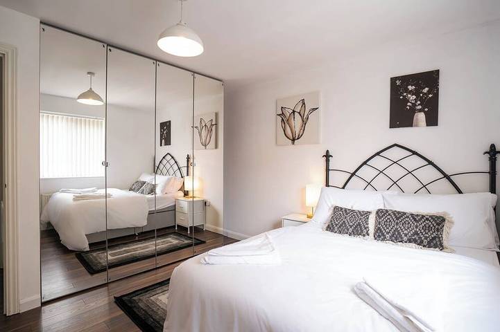 Hot Tub | 5Br | Luxury Coventry Retreat in Coventry, Birmingham e dintorni
