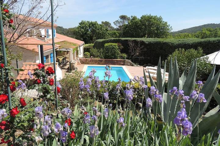 Location de vacances pour 6 personnes, avec jardin à Le Thoronet