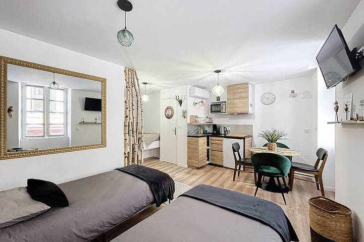 Appartement entier, O'Bercail Studio 1- 4 lits simples +local vélo- au centre de Tournon sur Rhône in Tournon-sur-Rhône, Région de Tournon-sur-Rhône