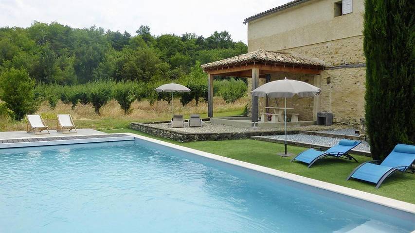 Appartement de vacances pour 2 personnes, avec jardin ainsi que terrasse et piscine