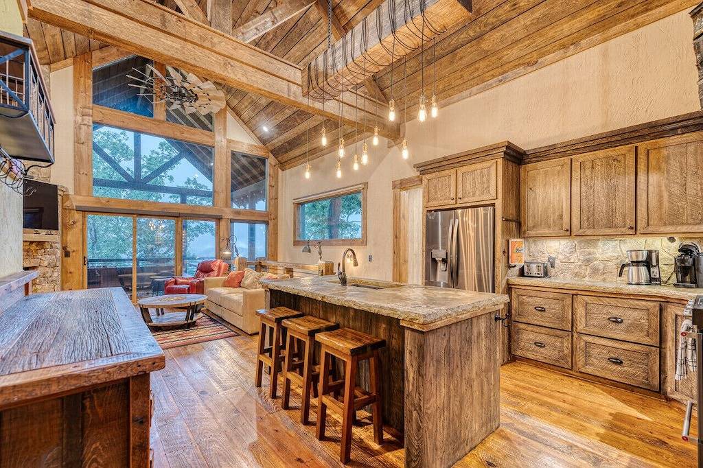 Mountain View Cabin w/ Hot Tub & Game Room in Cherry Log, Chattahoochee National Forest