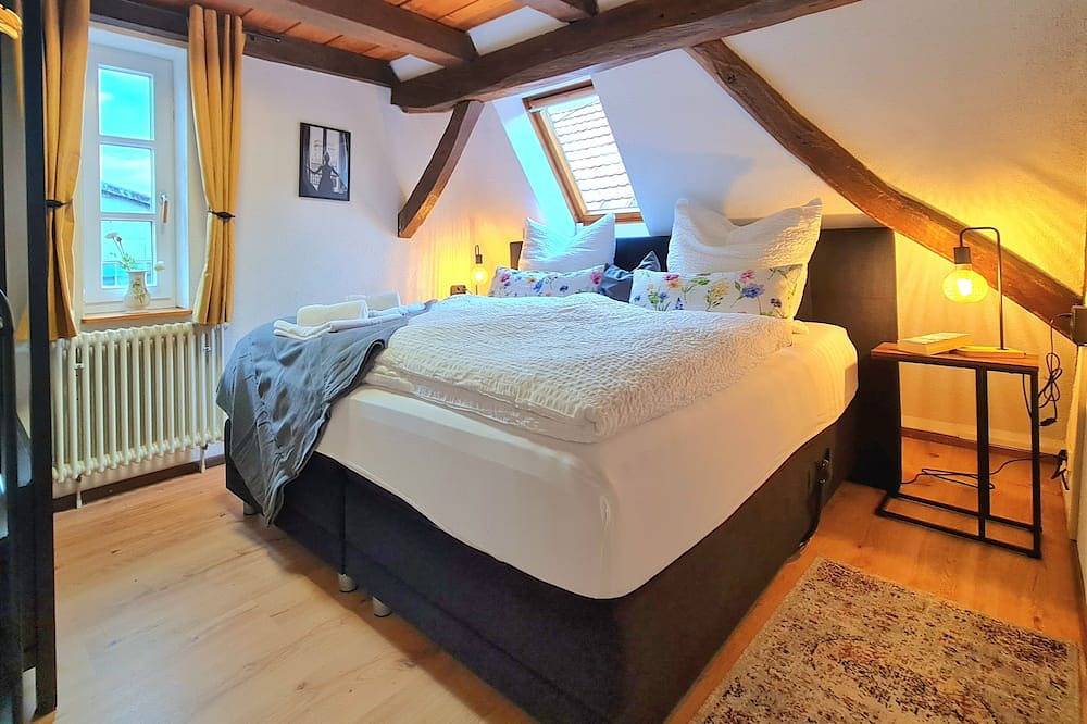 Ganze Wohnung, Avahome: Loftstyle Apartment mitten in Kandel, Wlan, Küche, Netflix, Parkplätze in Kandel, Rheinebene