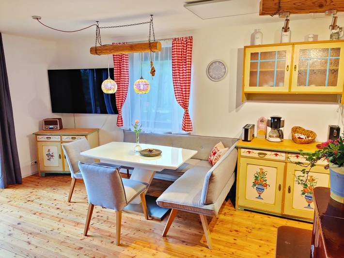 Ferienwohnung für 6 Personen, mit Whirlpool und Terrasse sowie Garten in Klagenfurt-Land